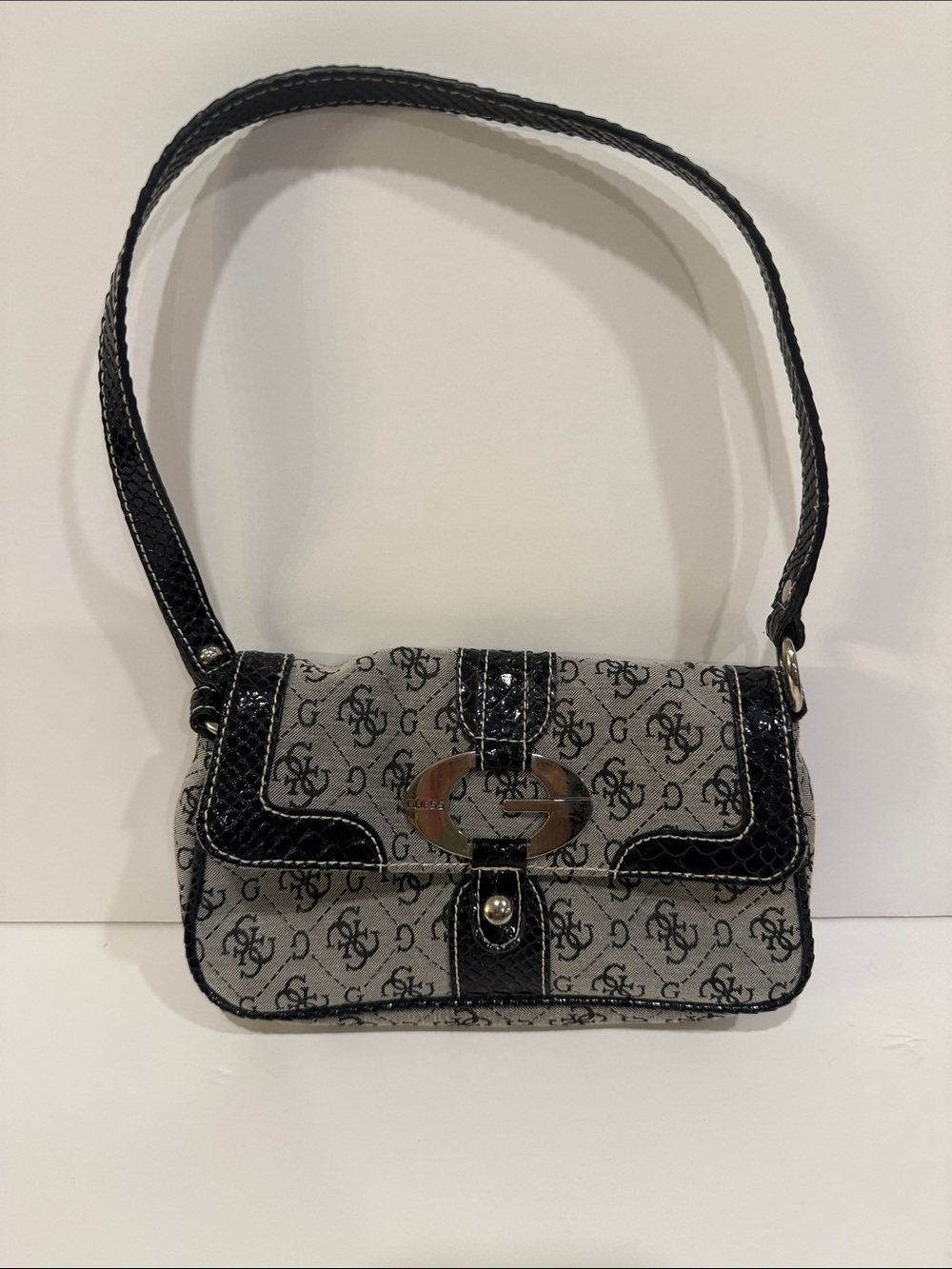 Vintage Guess Y2K Black & Grey Monogram Baguette Shoulder Bag